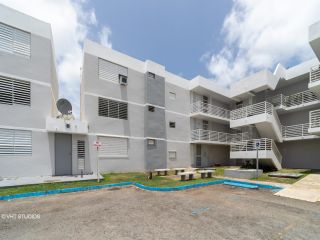 Casa Reposeída - Apt 205b Brisas De Ceiba Court 1, 00735