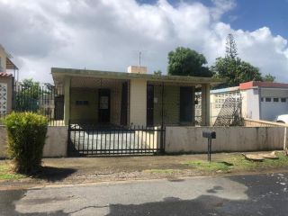 Casa Reposeída - Urbanizacion Alturas De Rio Grande Calle 1b A44, 00745