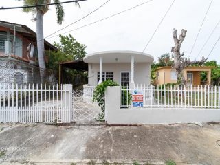 Casa Reposeída - Comunidad Miramar 517 Calle Amapola, 00784