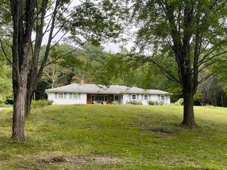 Casa Reposeída - 52 MIDDLE RD, 05156