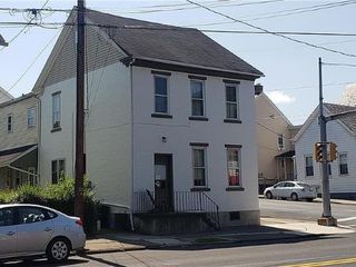 Casa Reposeída - 902 N NEW ST, 18018