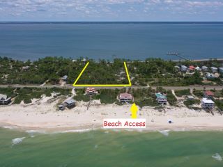 Casa Reposeída - 1549 E GULF BEACH DR, 32328