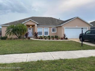 Casa Reposeída - 1913 GLORIA CIR NE, 32905