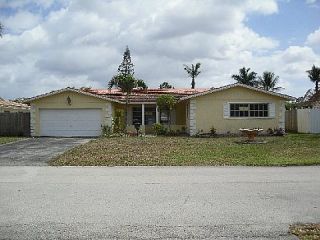 Casa Reposeída - 4361 NW 75TH AVE, 33065