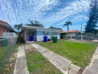 Casa Reposeída - 2625 SW 32ND CT # 2627, 33133