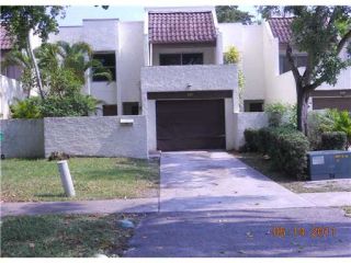 Casa Reposeída - 5717 NW 17TH CT # 2, 33313