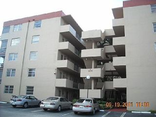 Casa Reposeída - 404 NW 68TH AVE APT 114, 33317