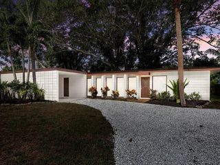 Casa Reposeída - 6126 NUTMEG AVE, 34231