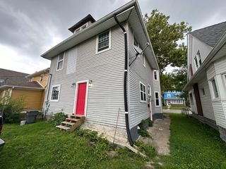 Casa Reposeída - 3114 N CAPITOL AVE, 46208