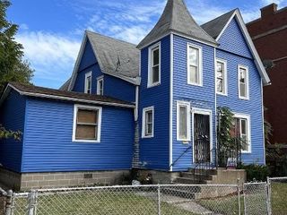 Casa Reposeída - 7527 S STEWART AVE, 60620