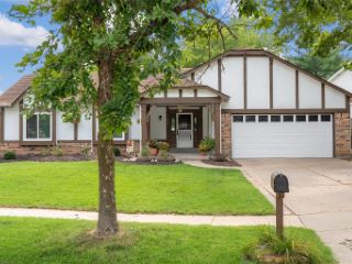 Casa Reposeída - 1020 FERNWOOD TRAIL CT, 63031