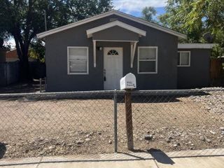 Casa Reposeída - 4902 RINCON RD NW, 87105