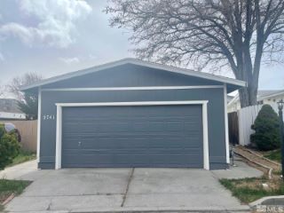 Casa Reposeída - 2741 LARKSPUR ST, 89512