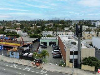 Casa Reposeída - 920 S LA BREA AVE, 90036