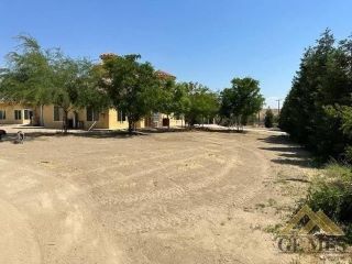 Casa Reposeída - 9446 KERN RIVER AVE, 93308