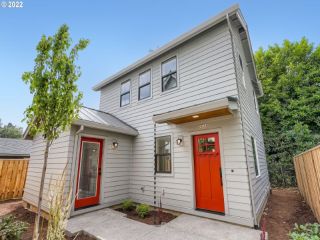 Casa Reposeída - 1618 NE BUFFALO ST # B, 97211